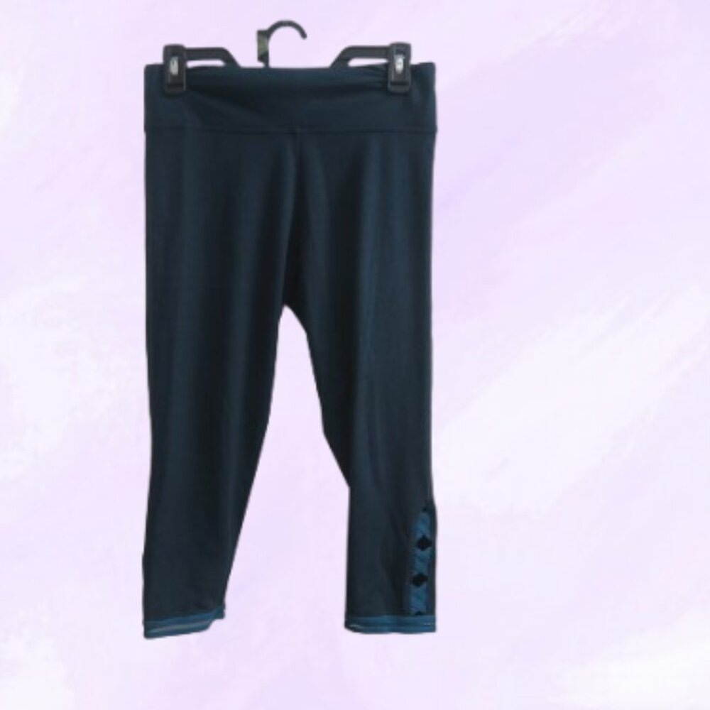 Victoria's Secret Victoria Sport sport leggings cropped capri criss cross mesh M